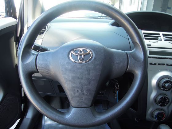 Toyota豐田  Yaris 照片5