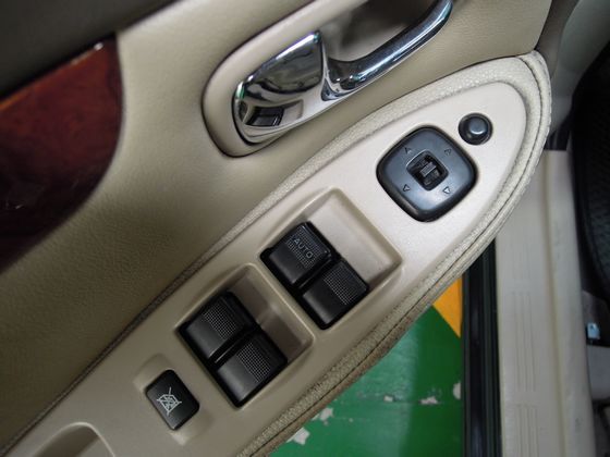Ford 福特/Tierra LS 照片8