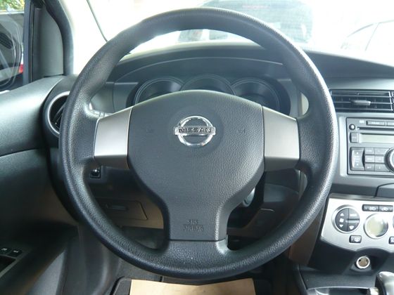 Nissan 日產 Livina 1.6 照片5