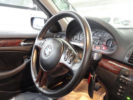 BMW 寶馬/318 I 照片3