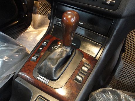 BMW 寶馬/318 I 照片4