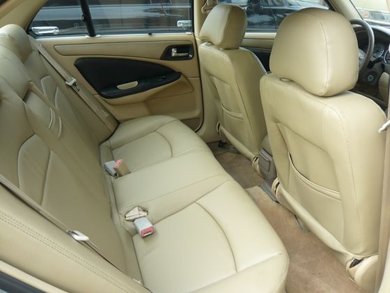 Nissan日產 Strntra 180 照片4