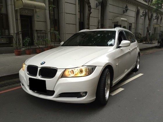 2010 BMW 320D 2.0 照片1