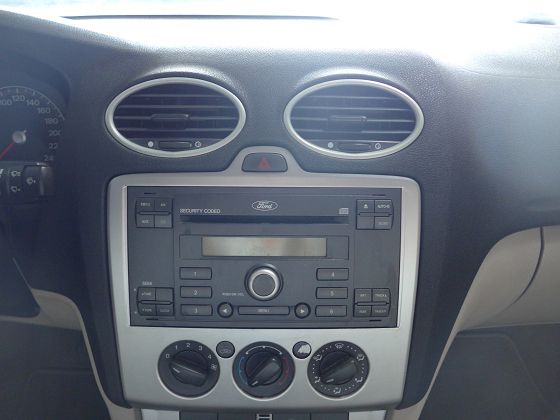 Ford 福特/Focus 1.8 照片6