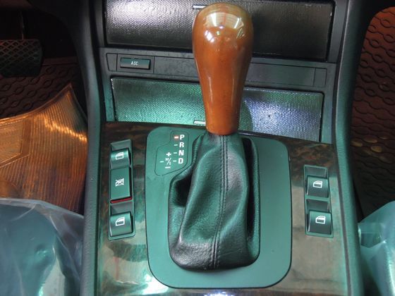BMW 寶馬/318 I 照片7