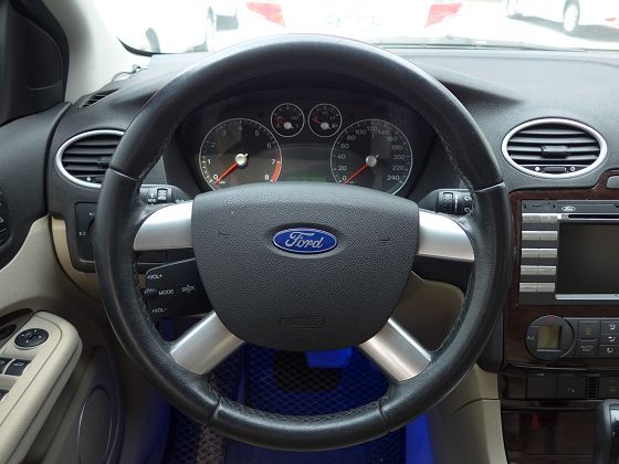 Ford 福特/Focus 1.8 照片5