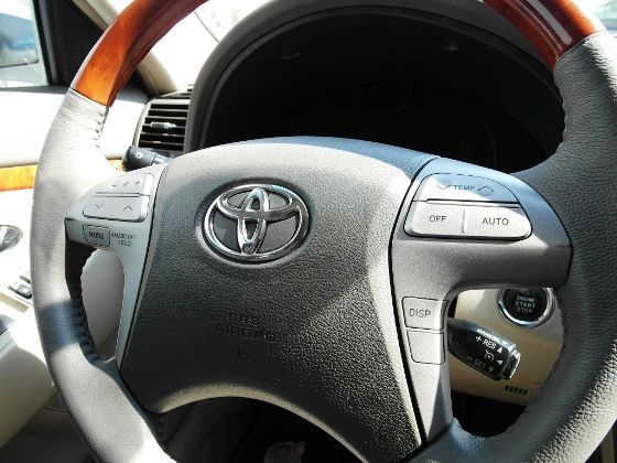 Toyota 豐田 Camry 2.4 照片3