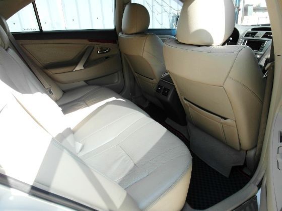 Toyota 豐田 Camry 2.4 照片9