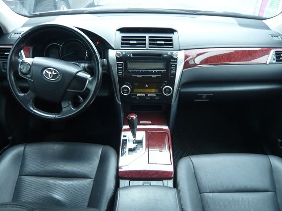 Toyota 豐田 Camry 2.5 照片2