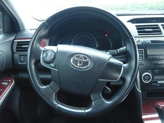 Toyota 豐田 Camry 2.5 照片5