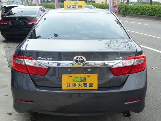 Toyota 豐田 Camry 2.5 照片10