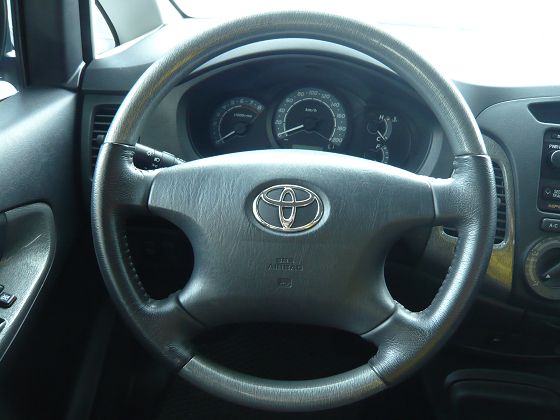 Toyota 豐田 Innova 2.0 照片5
