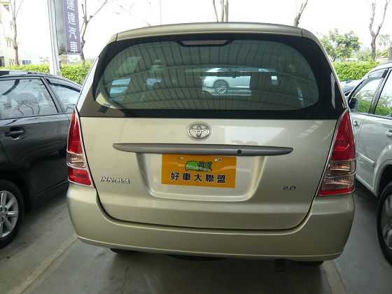 Toyota 豐田 Innova 2.0 照片10