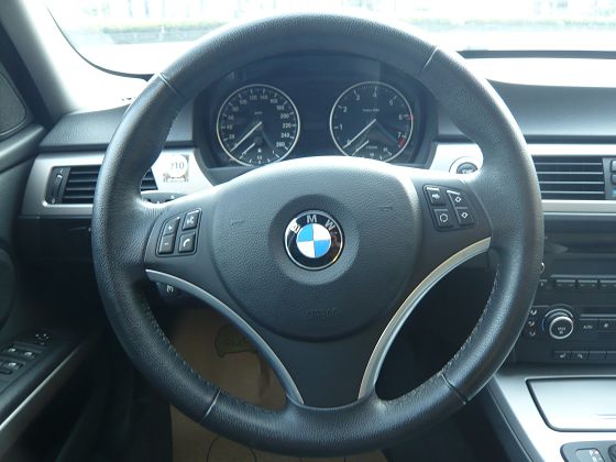 BMW 寶馬 320i 2.0 照片5