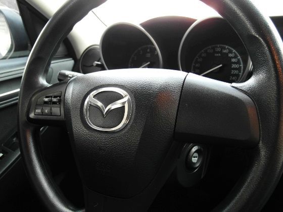 Mazda 馬自達 馬3 4D 1.6 照片3