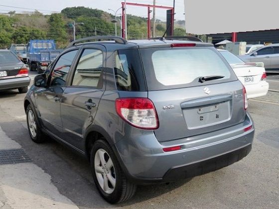 Suzuki 鈴木 SX4 1.6 照片7