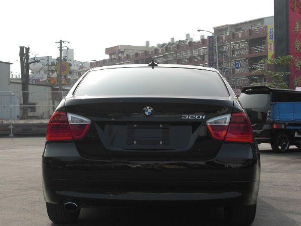 BMW 320I E90型 黑 照片9