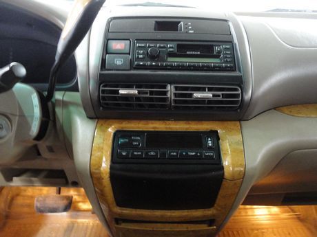 2001 Nissan QRV 2.0 照片4