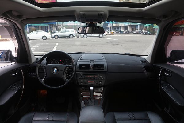 07年 BMW X3 3.0 全景式天窗 照片5