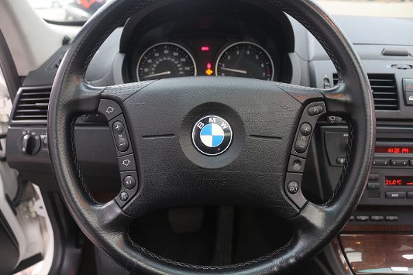 07年 BMW X3 3.0 全景式天窗 照片7