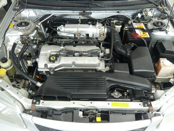 Mazda 馬自達 Isamu 1.6 照片9