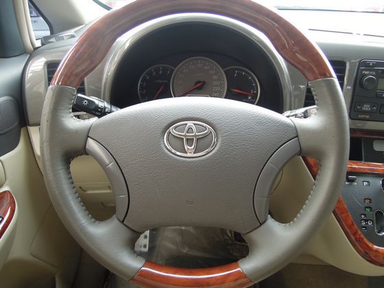 2005 Toyota Wish 2.0 照片6