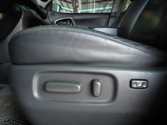 Toyota 豐田/RAV4 照片8