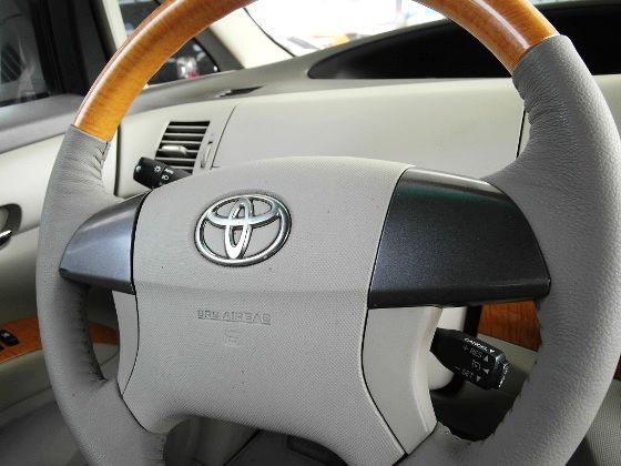 Toyota 豐田 Previa 2.4 照片3