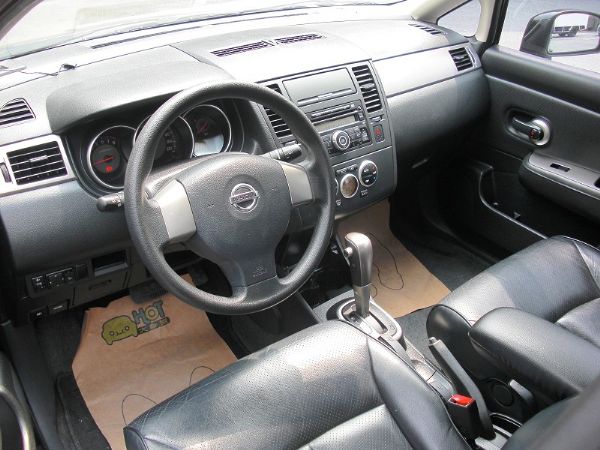 日產 TIIDA 黑 1.8 照片7