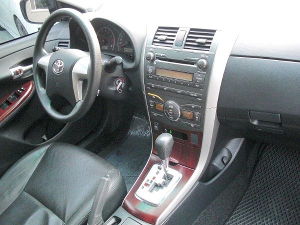 豐田 ALTIS  11年 1.8 銀 照片7