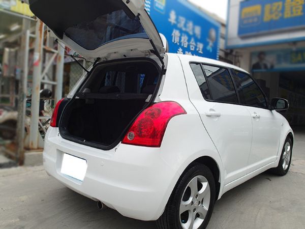 06年出廠 SWIFT 時尚省油安全小車 照片9