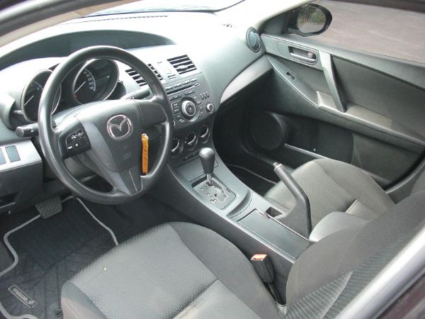 馬自達 MAZDA3 黑 1.6 照片6