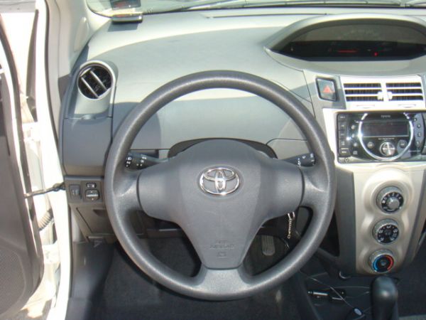 TOYOTA YARIS 照片9