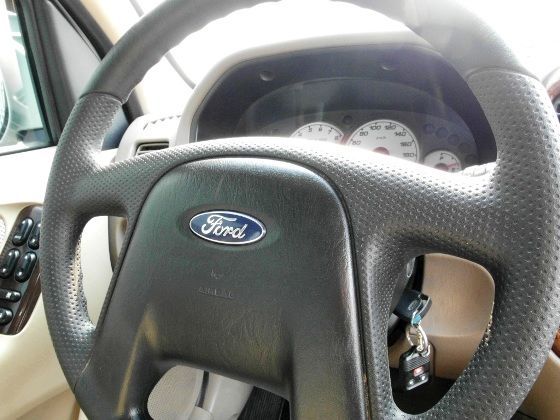 Ford福特 Escape 艾卡 2.0 照片3