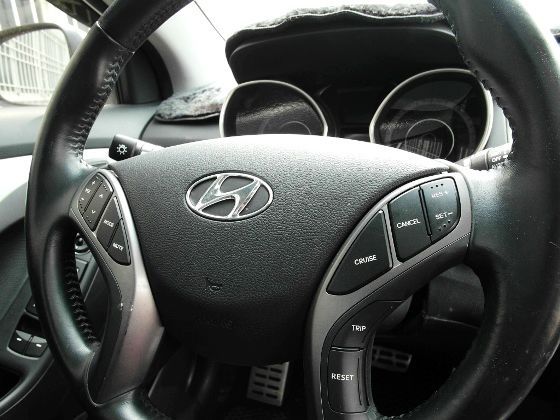 Hyundai 現代 Elantra  照片3