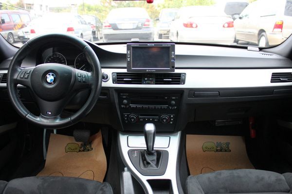 1萬交車 BMW E90 323 中古車 照片3