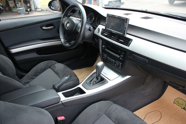 1萬交車 BMW E90 323 中古車 照片5