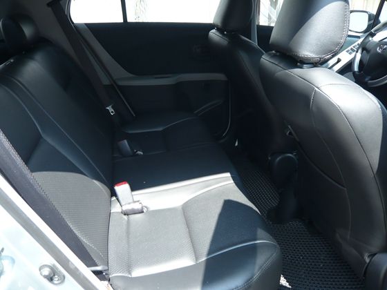 Toyota 豐田 Yaris 1.5 照片4