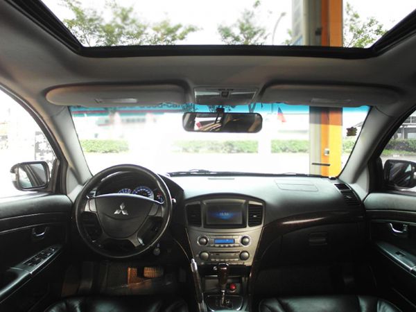 庫蘭德 2.4頂級豪華房車/黑內裝  照片3