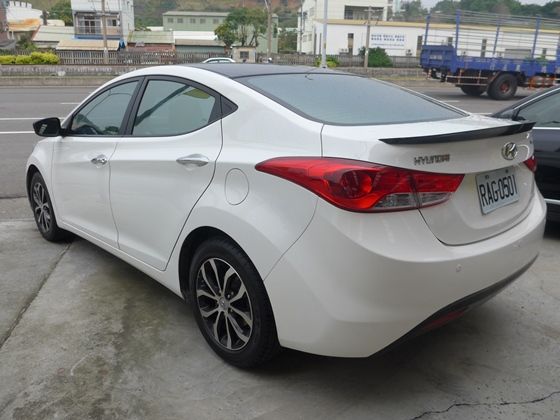 Hyundai 現代/Elantra 照片6