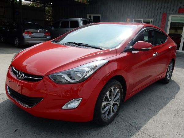 2013年現代ELANTRA 紅1.8 照片4