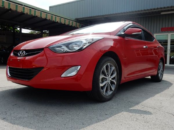 2013年現代ELANTRA 紅1.8 照片5