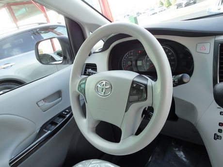 Toyota 豐田/Sienna 照片3