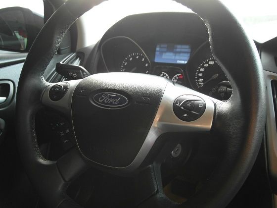 Ford 福特  Focus 1.6  照片3
