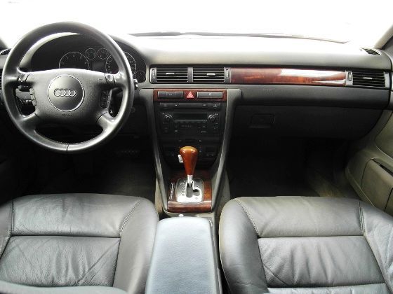 Audi 奧迪 A6 2.4 照片2