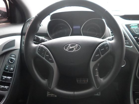 Hyundai 現代/Elantra 照片5