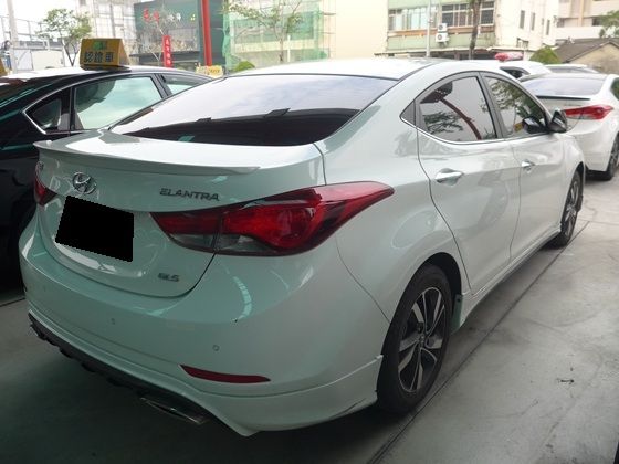 Hyundai 現代/Elantra 照片6