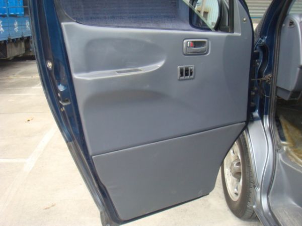 TOYOTA HIACE 照片3