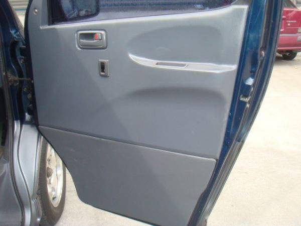 TOYOTA HIACE 照片4