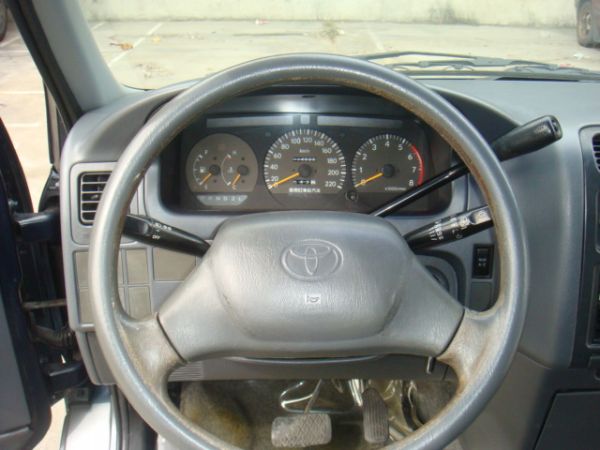 TOYOTA HIACE 照片6